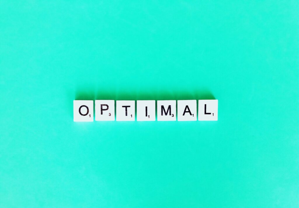 Spelling of optimal on a turquoise background